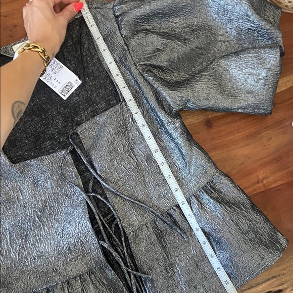 H&M silver metallic tie front top bubble sleeve blouse peplum pewter medium - Picture 17 of 17